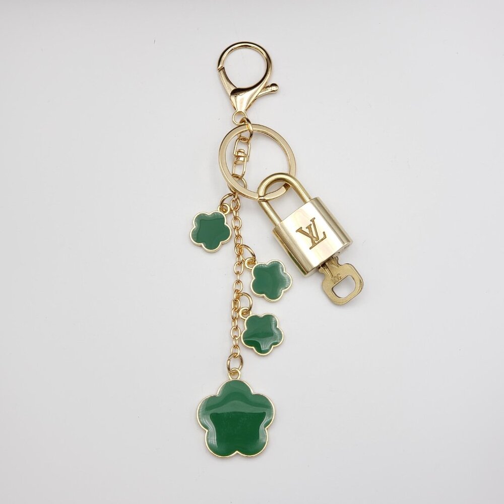Authentic Louis Vuitton Gold Lock 🔒 Keychain Bag Unbranded Flower Charm LV